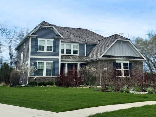 Libertyville, IL 60048