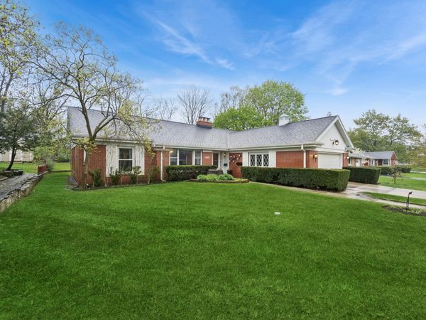 410 Flossmoor Avenue, Waukegan, IL 60085