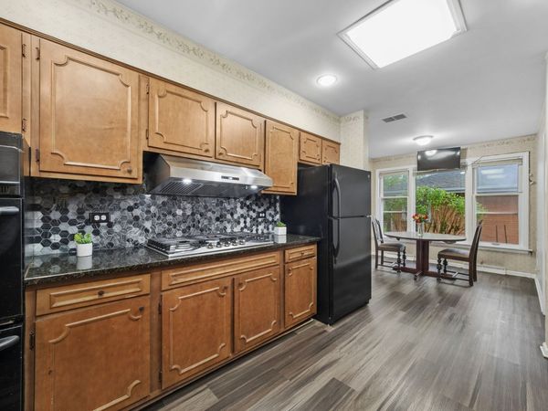 410 Flossmoor Avenue, Waukegan, IL 60085