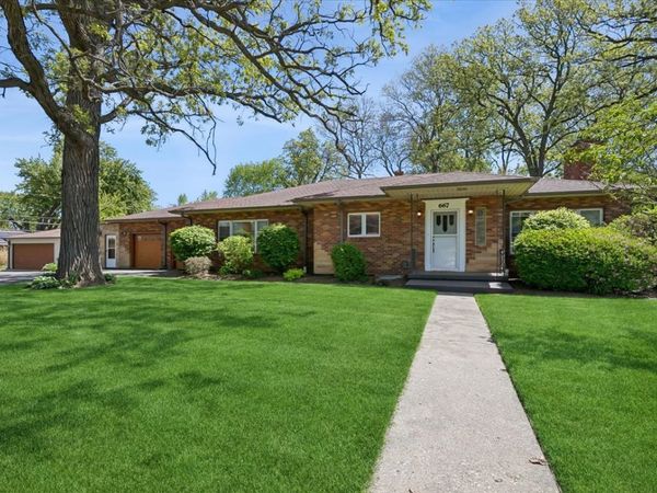 667 N Lake Street, Grayslake, IL 60030