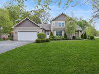 664 COUNTRY CLUB Road, Crystal Lake, IL 60014 primary photo