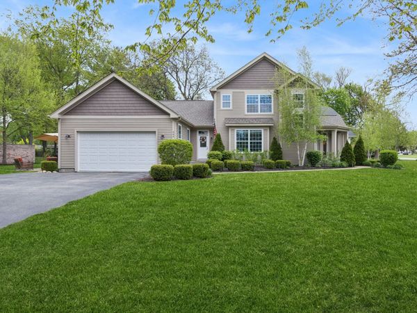 664 COUNTRY CLUB Road, Crystal Lake, IL 60014