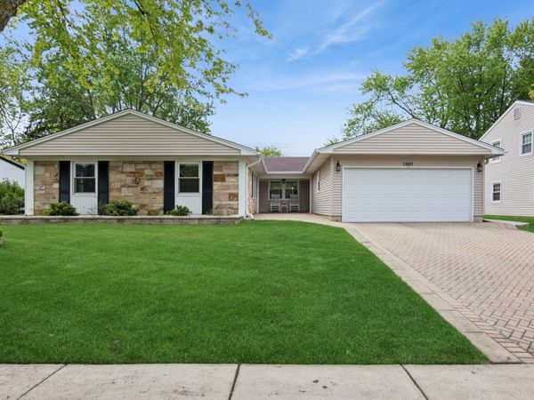 1801 CAMBOURNE Lane, Schaumburg, IL 60194