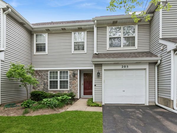 205 Parkview Drive, Wauconda, IL 60084