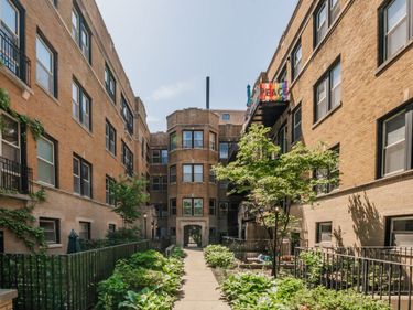 1223 W Greenleaf Avenue, Unit 1N, Chicago, IL 60626