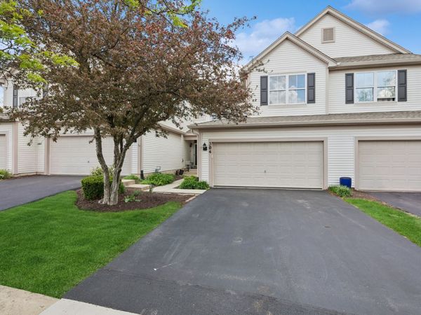 304 Grand Ridge Road, Unit 304, St. Charles, IL 60175