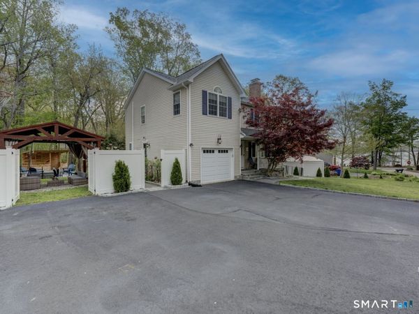 6 Candlewood, East Hampton, CT 06424