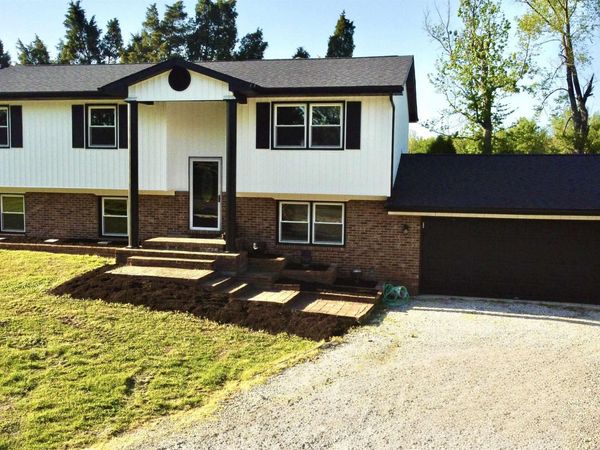 6888 Oak Grove Road, Newburgh, IN 47630