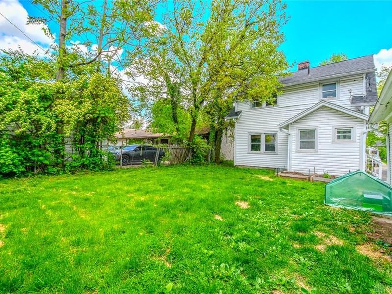 427 Sandalwood Drive, Dayton, OH 45405 Photo 32