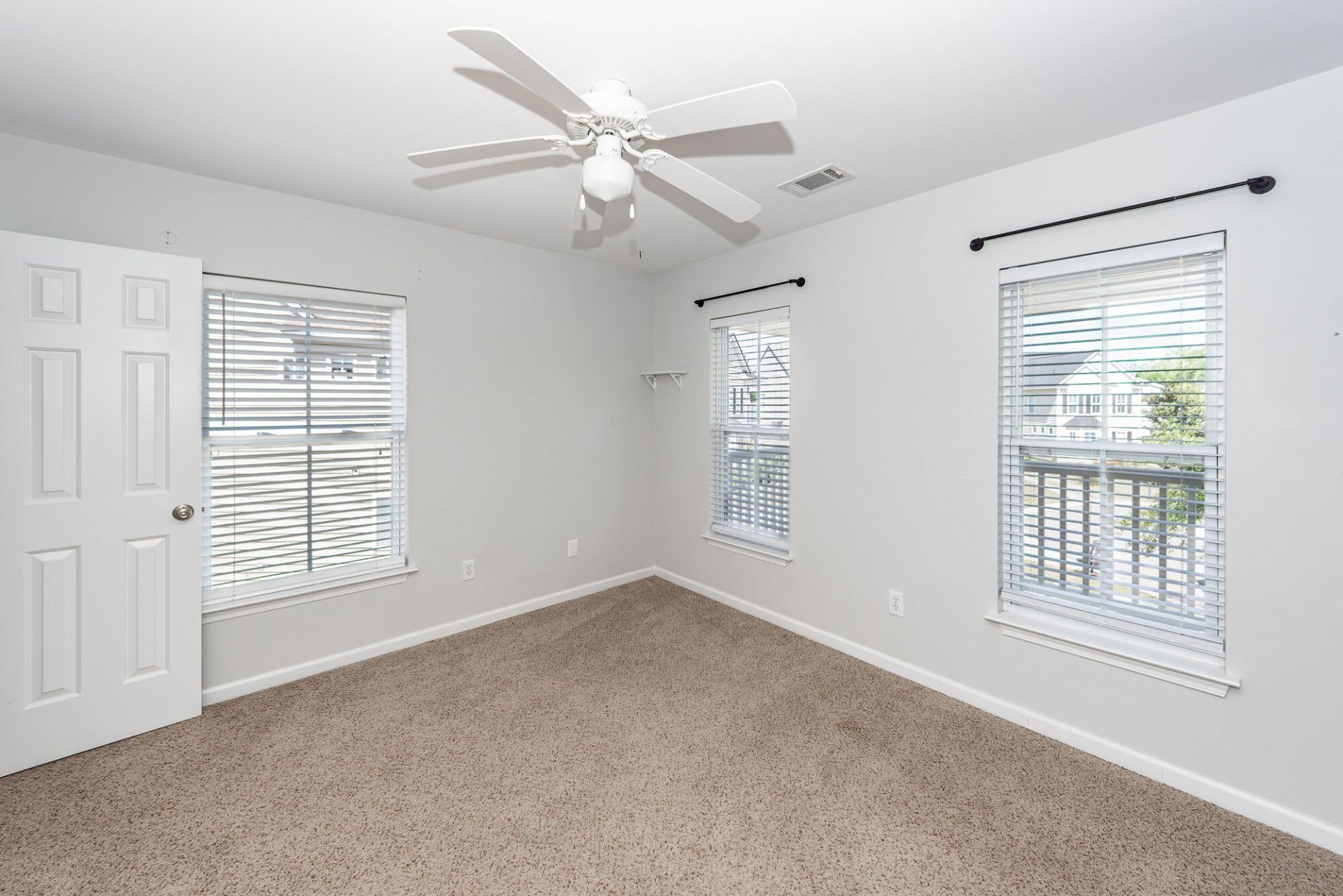 107 Cordoba Court Photo 26