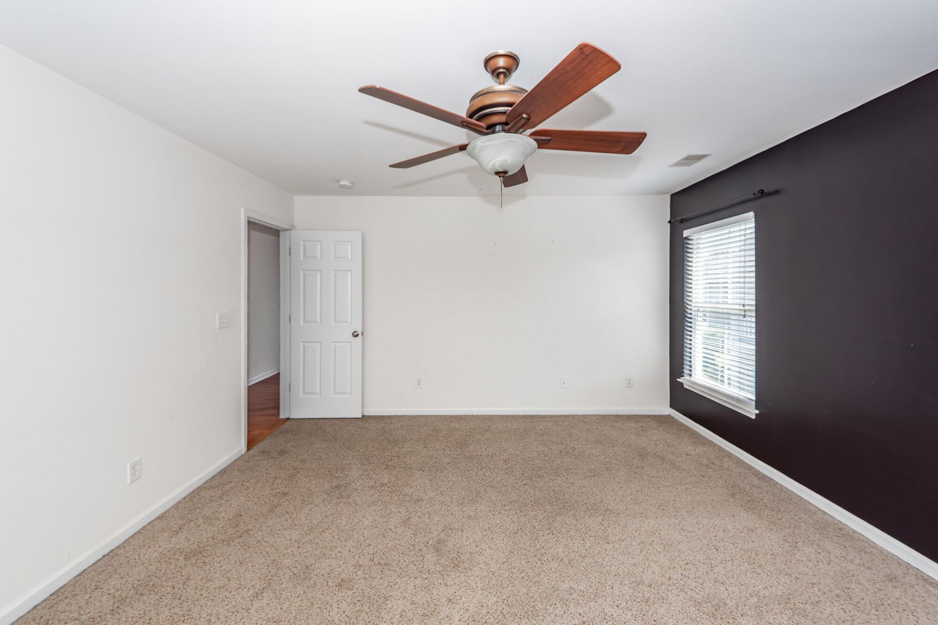 107 Cordoba Court Photo 32