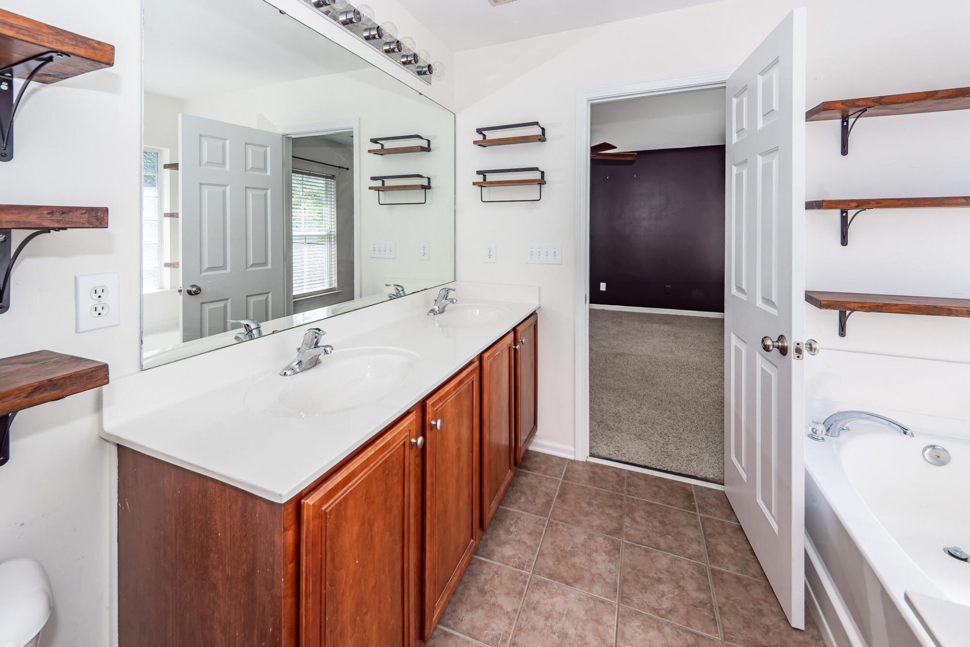 107 Cordoba Court Photo 34