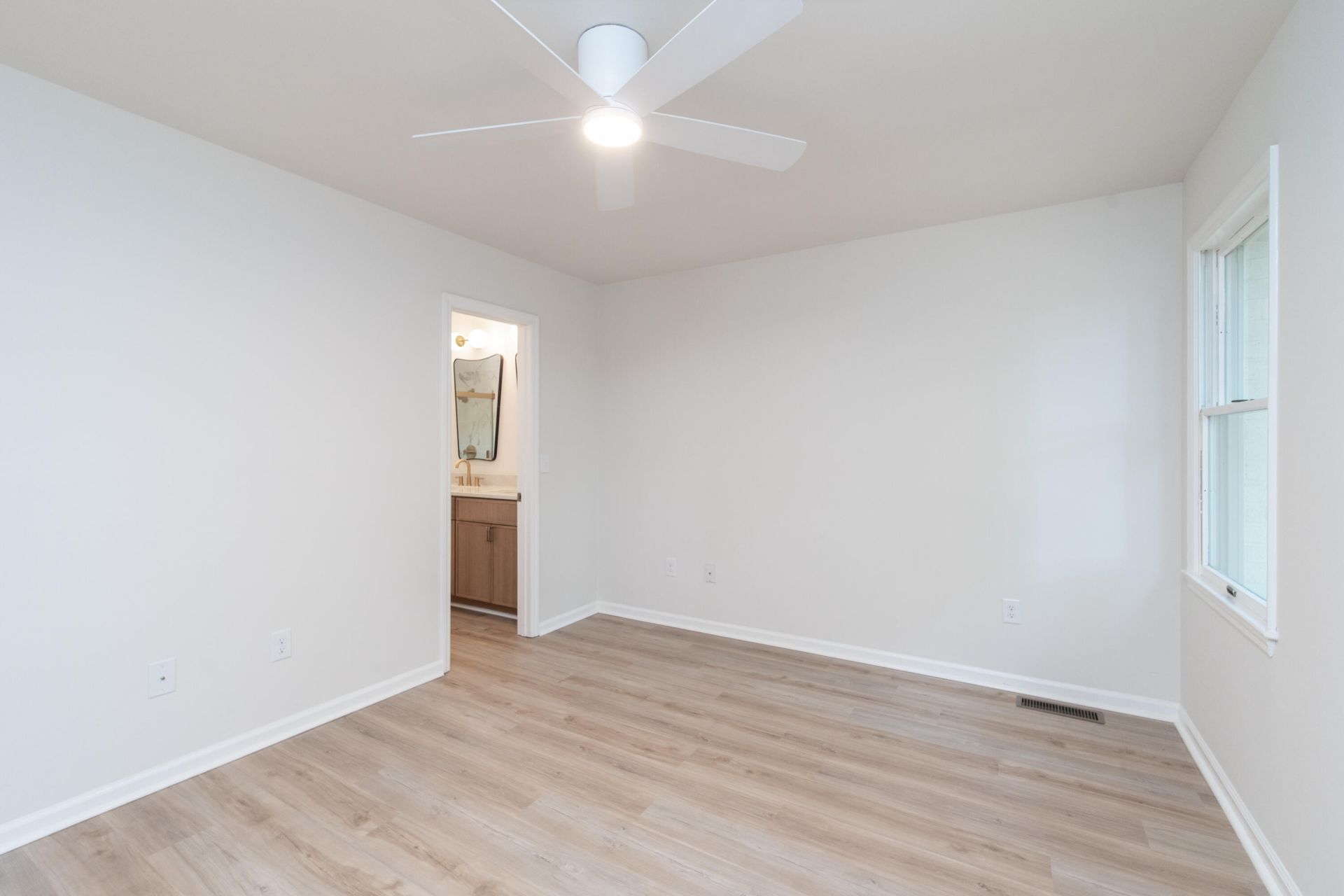 773 Harbor View Road Photo 26