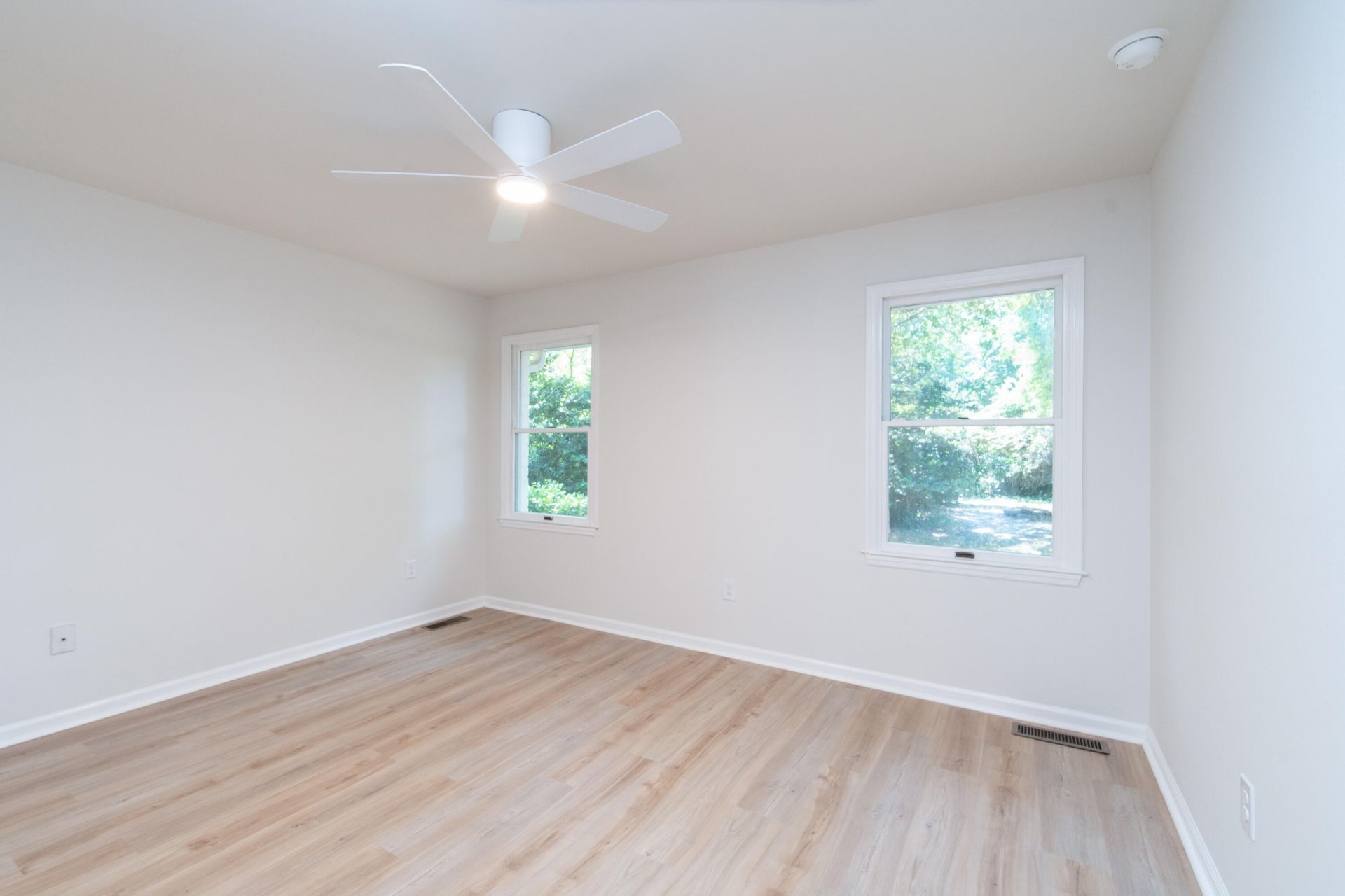 773 Harbor View Road Photo 27