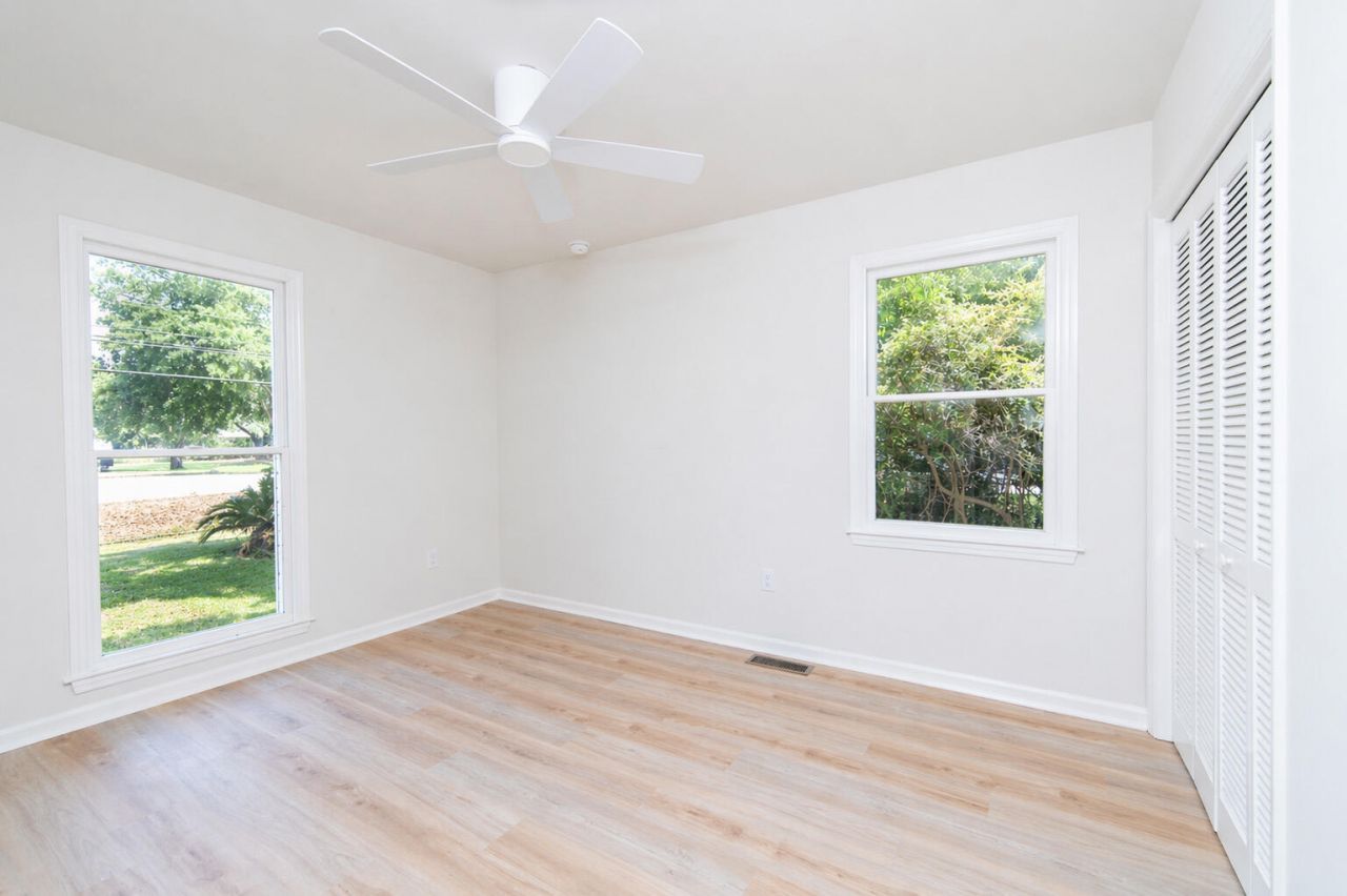 773 Harbor View Road Photo 36