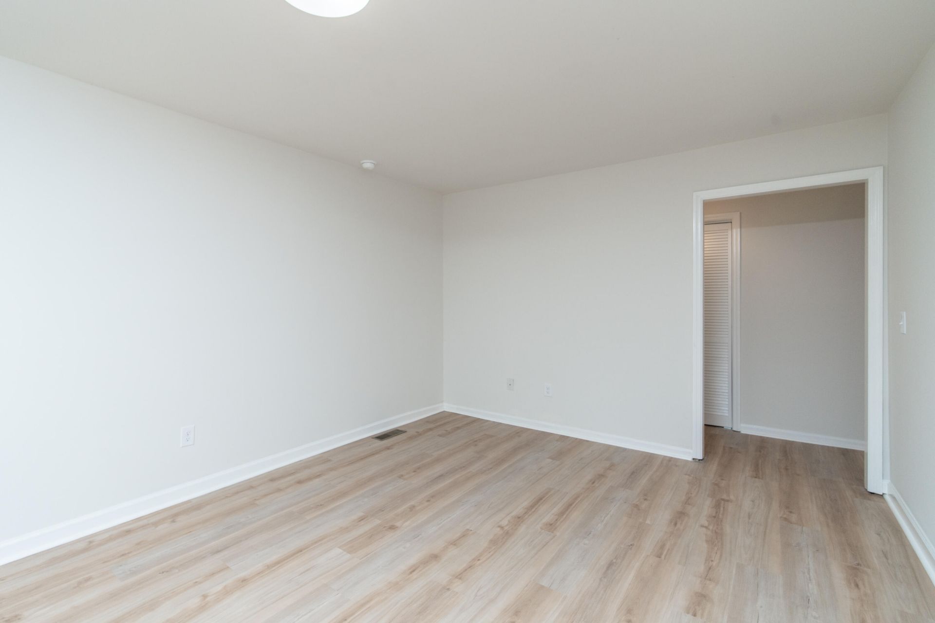 773 Harbor View Road Photo 37