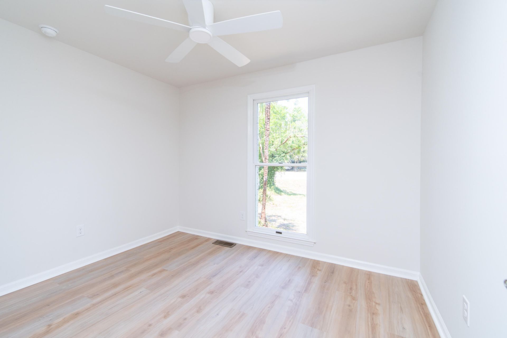 773 Harbor View Road Photo 40