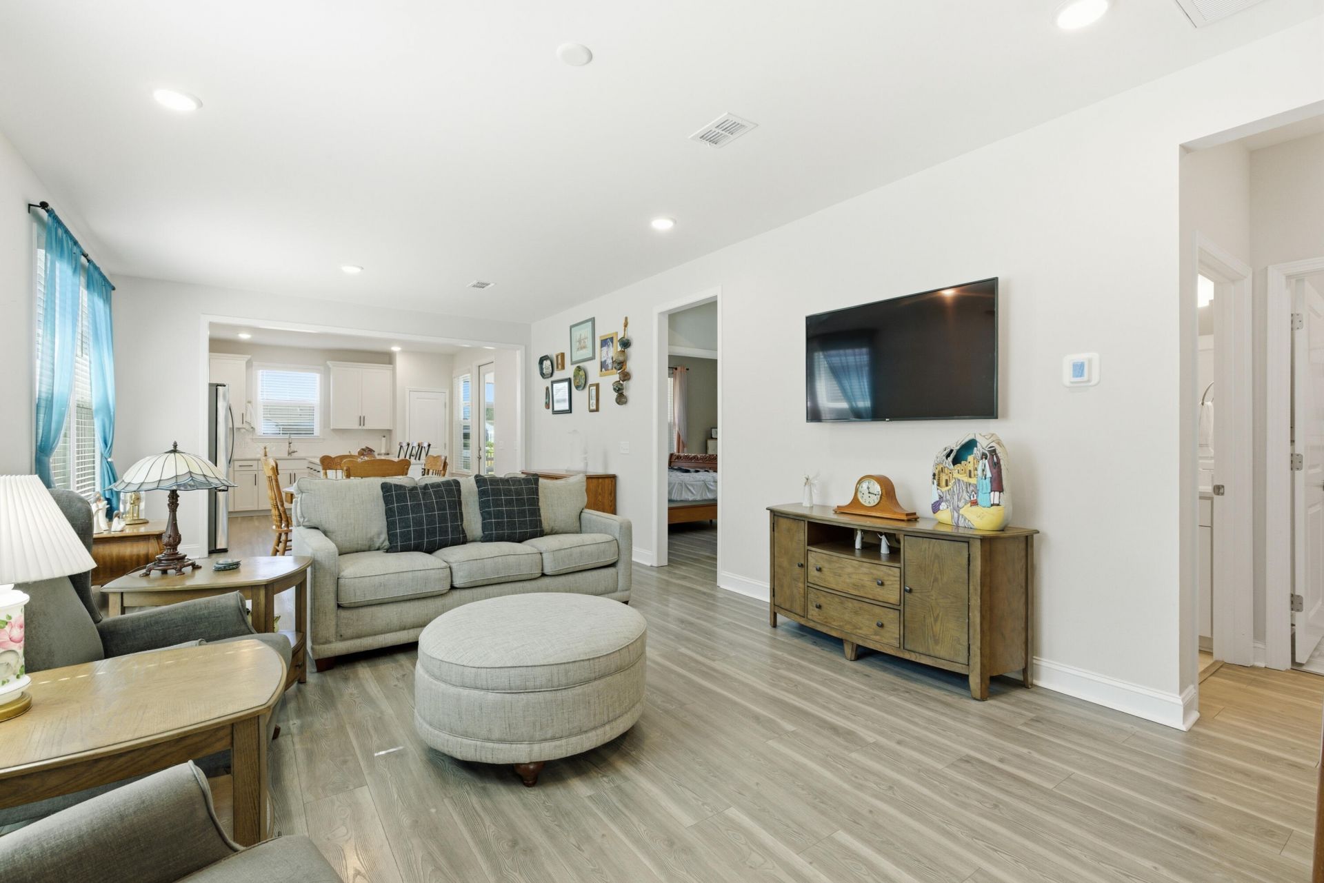 357 Dahlia Row Drive Photo 6