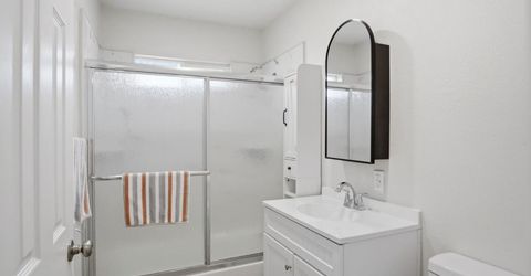 341 2nd, Livingston, CA 95334 Photo