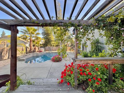 9818 Black Swan Dr, Elk Grove, CA 95624 Photo