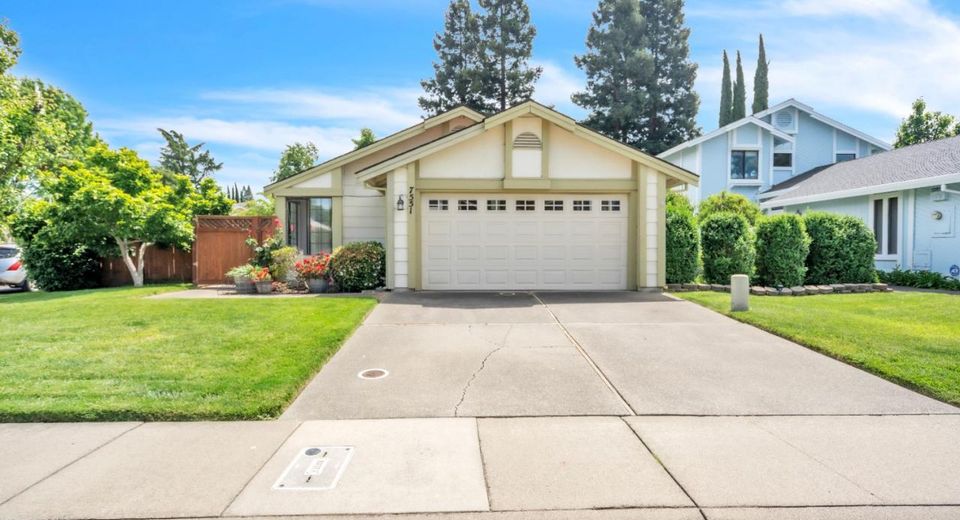 7551 Deltawind Dr, Sacramento, CA 95831 Photo