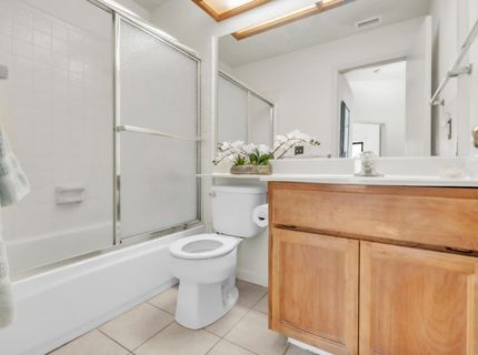 7551 Deltawind Dr, Sacramento, CA 95831 Photo