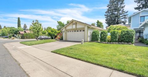 7551 Deltawind Dr, Sacramento, CA 95831 Photo