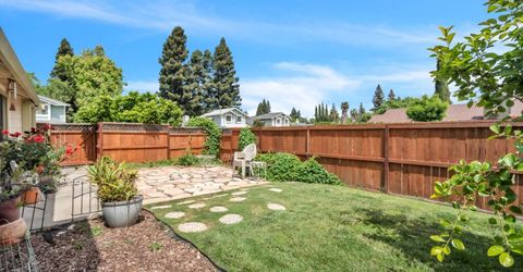 7551 Deltawind Dr, Sacramento, CA 95831 Photo