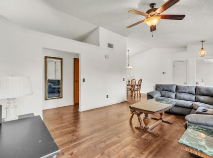 7551 Deltawind Dr, Sacramento, CA 95831 Photo