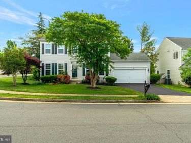 21724 REGENTS PARK CIRCLE, STERLING, VA 20166