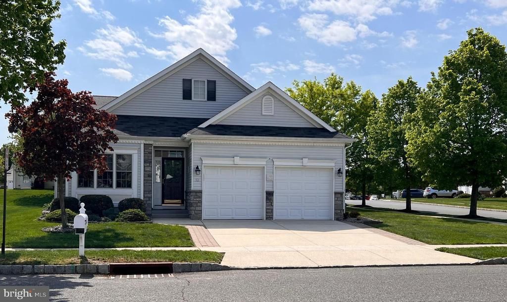 52 Ridgway Drive, Bordentown, NJ 08505 Main Photo