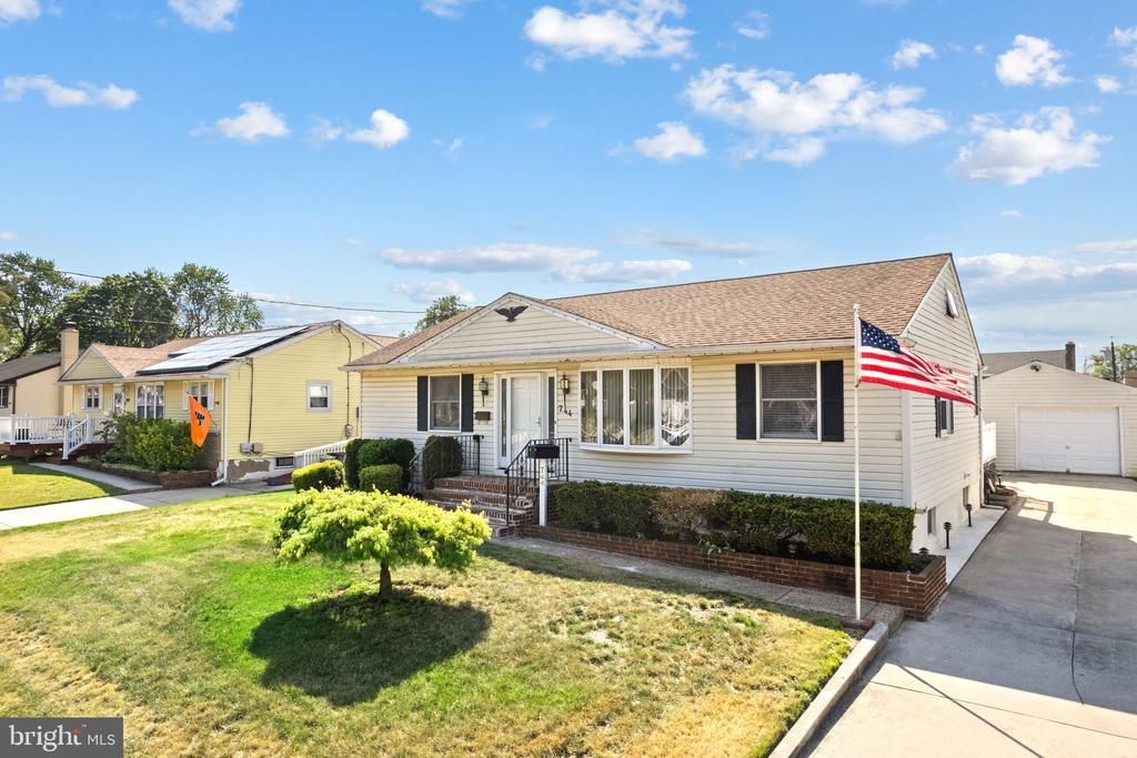 744 W 3rd Avenue, Runnemede, NJ 08078 Main Photo