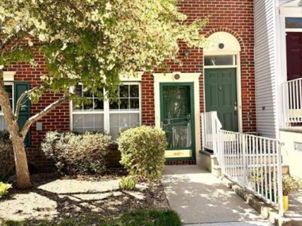 13 JAY COURT, PLAINSBORO, NJ 08536
