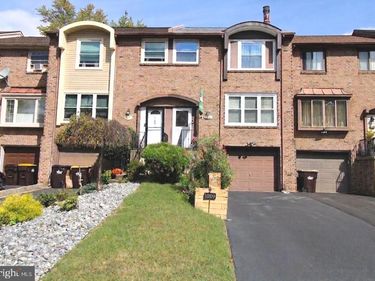 1009 BURNLEY COURT , BENSALEM, PA 19020