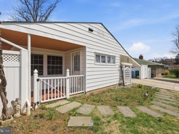 26 MYRTLE LANE, LEVITTOWN, PA 19054