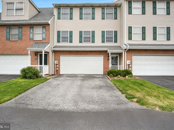 126 COUNTRY RIDGE DRIVE, RED LION, PA 17356
