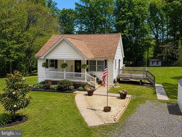 6235 SCOTTSVILLE ROAD, JEFFERSONTON, VA 22724