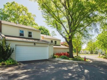 1002 STEEPLES COURT, FALLS CHURCH, VA 22046