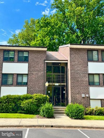 1527 1c Northgate Square, Reston, VA 20190 Main Photo