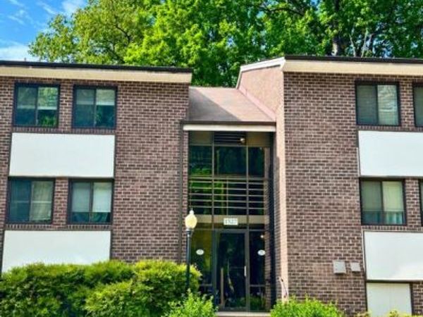 1527 1C NORTHGATE SQUARE, RESTON, VA 20190