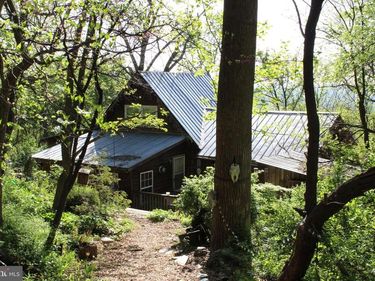 446 SPRING DRIVE , STANARDSVILLE, VA 22973