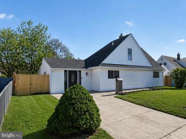 50 AUTUMN LANE, LEVITTOWN, PA 19055