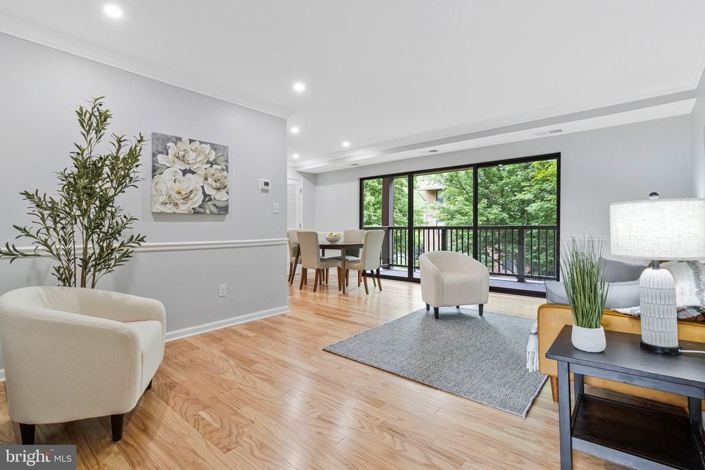 2754 Hollywood Road, Unit 54/102, Falls Church, VA 22043 Main Photo