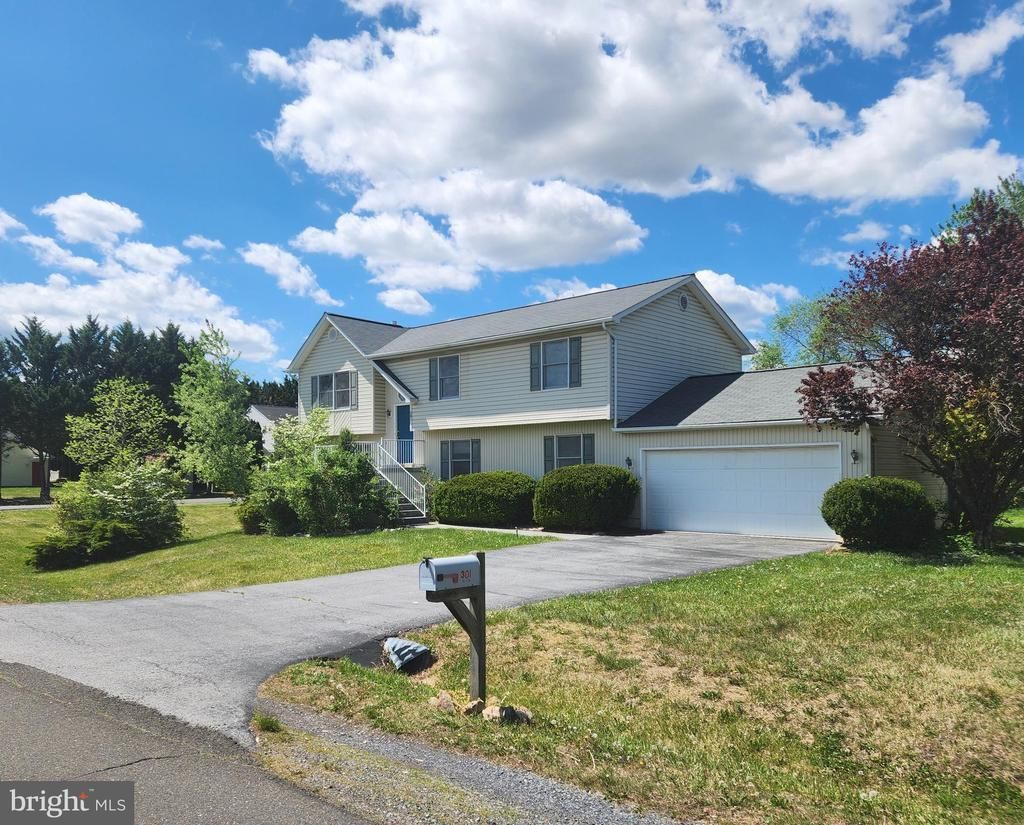 301 Montgomery Circle, Stephens City, VA 22655 Main Photo