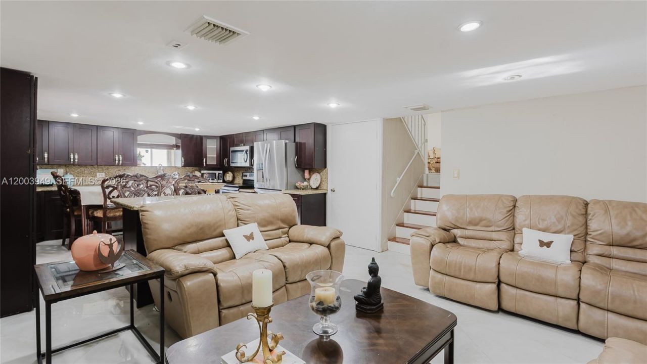 1300 NE 204th St, Unit 1300, Miami, FL 33179 Photo