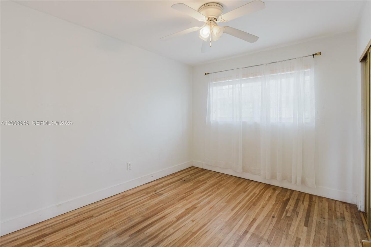 1300 NE 204th St, Unit 1300, Miami, FL 33179 Photo