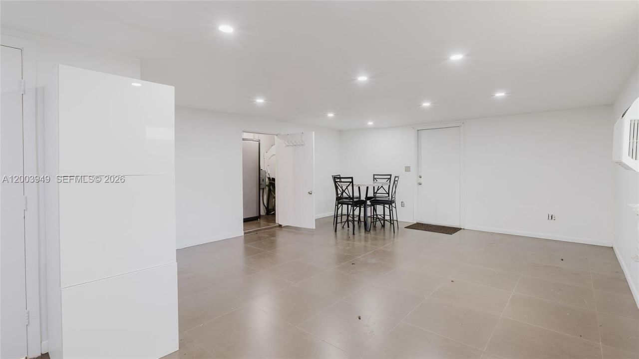 1300 NE 204th St, Unit 1300, Miami, FL 33179 Photo