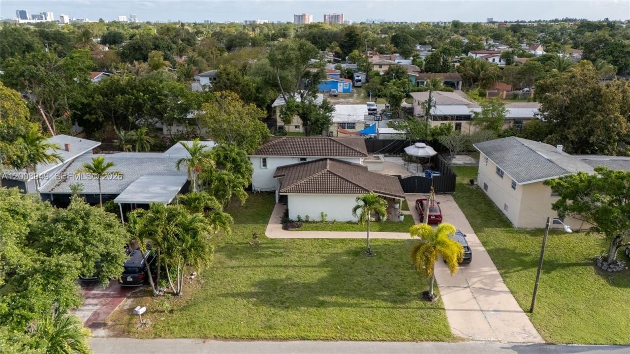 1300 NE 204th St, Unit 1300, Miami, FL 33179 Photo
