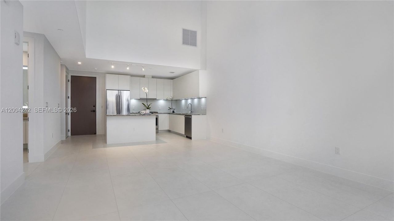 3034 Oak Ave, Unit TH-2, Miami, FL 33133 Photo