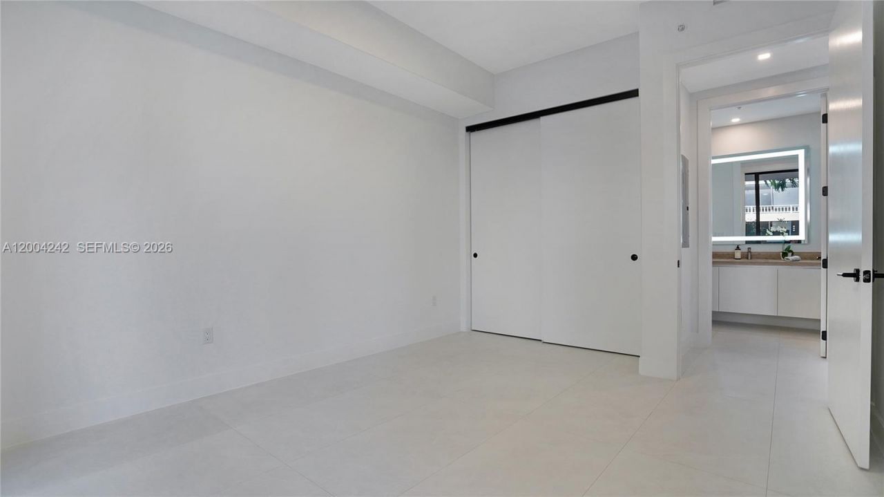 3034 Oak Ave, Unit TH-2, Miami, FL 33133 Photo